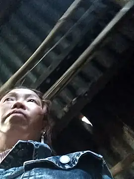 Snapshot of Yellow-pink chatting on 04/20/26, 11:02 Yellow-pink online show from 04/20/26, 11:02