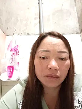 Snapshot of Yellow-pink chatting on 04/22/26, 11:17 Yellow-pink online show from 04/22/26, 11:17