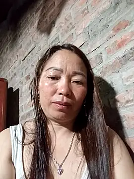 Snapshot of Yellow-pink chatting on 04/23/26, 11:20 Yellow-pink online show from 04/23/26, 11:20