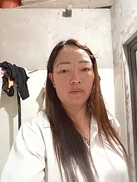 Yellow-pink online show from 06/01/26, 02:08
