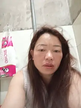Yellow-pink online show from 07/14/26, 10:48