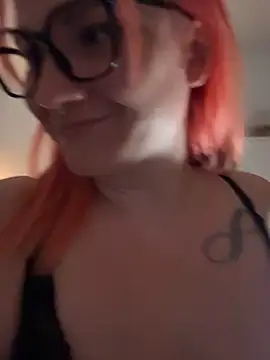Snapshot of Fiebie_licious_ chatting on 06/07/26, 12:59 Fiebie licious online show from 06/07/26, 12:59