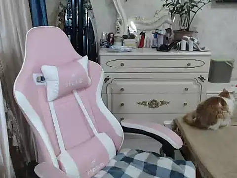 Snapshot of Sweet_Lena7 chatting on 04/17/26, 08:45 Sweet Lena7 online show from 04/17/26, 08:45