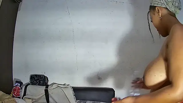 Snapshot of DirtyMelo chatting on 04/15/26, 07:58 DirtyMelo online show from 04/15/26, 07:58