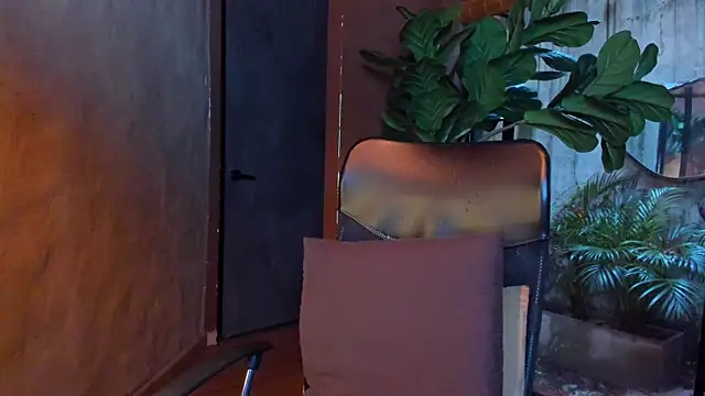 Snapshot of Victoria_Gonzalez chatting on 04/13/26, 12:10 Victoria Gonzalez online show from 04/13/26, 12:10