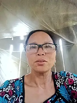 Snapshot of Tina6886 chatting on 04/06/26, 06:25 Tina6886 online show from 04/06/26, 06:25