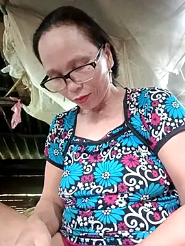 Snapshot of Tina6886 chatting on 04/10/26, 08:19 Tina6886 online show from 04/10/26, 08:19