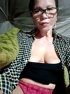 Snapshot of Tina6886 chatting on 04/29/26, 02:43 Tina6886 online show from 04/29/26, 02:43