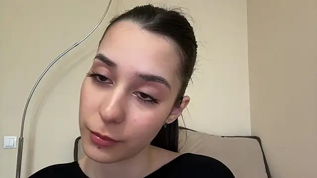 Snapshot of AdeleVelvet chatting on 04/03/26, 10:46 AdeleVelvet online show from 04/03/26, 10:46