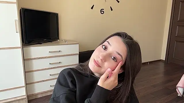 Snapshot of AdeleVelvet chatting on 04/24/26, 10:28 AdeleVelvet online show from 04/24/26, 10:28