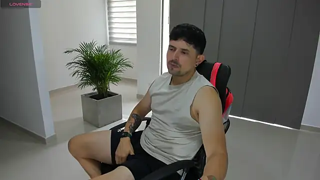 Snapshot of TroyeSavage chatting on 03/10/26, 03:39 TroyeSavage online show from 03/10/26, 03:39