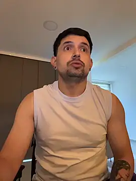 Snapshot of TroyeSavage chatting on 03/20/26, 11:37 TroyeSavage online show from 03/20/26, 11:37