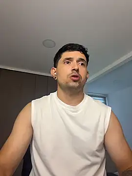 Snapshot of TroyeSavage chatting on 03/21/26, 11:48 TroyeSavage online show from 03/21/26, 11:48