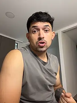 Snapshot of TroyeSavage chatting on 03/28/26, 11:32 TroyeSavage online show from 03/28/26, 11:32