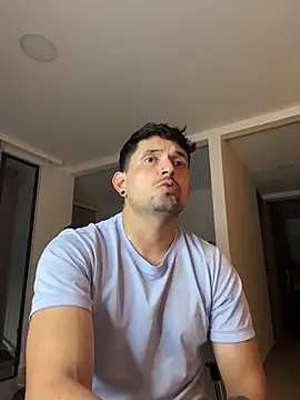 Snapshot of TroyeSavage chatting on 04/02/26, 11:35 TroyeSavage online show from 04/02/26, 11:35