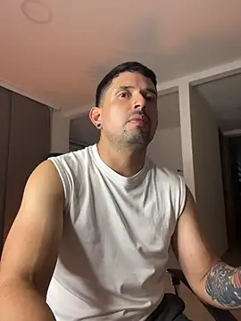 Snapshot of TroyeSavage chatting on 04/07/26, 10:53 TroyeSavage online show from 04/07/26, 10:53