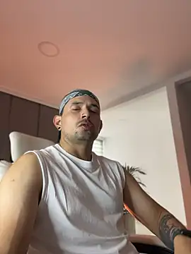 Snapshot of TroyeSavage chatting on 04/14/26, 09:54 TroyeSavage online show from 04/14/26, 09:54