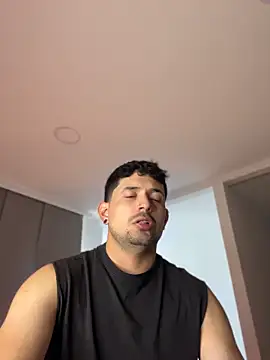 Snapshot of TroyeSavage chatting on 04/20/26, 07:26 TroyeSavage online show from 04/20/26, 07:26