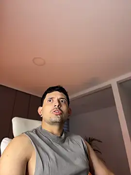 Snapshot of TroyeSavage chatting on 04/22/26, 11:01 TroyeSavage online show from 04/22/26, 11:01