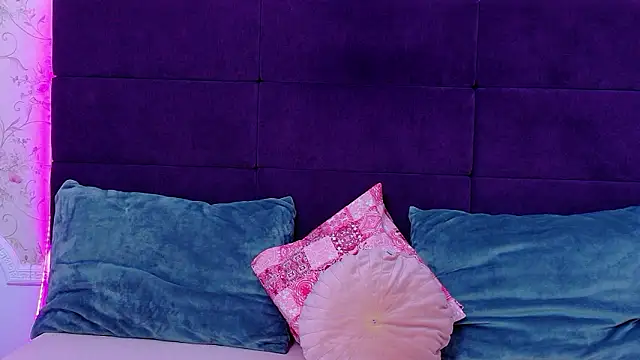 Snapshot of NataliaCroft chatting on 03/25/26, 03:40 NataliaCroft online show from 03/25/26, 03:40