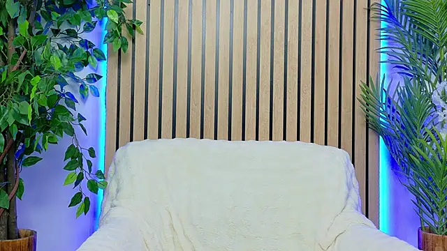 Snapshot of NataliaCroft chatting on 03/26/26, 04:01 NataliaCroft online show from 03/26/26, 04:01