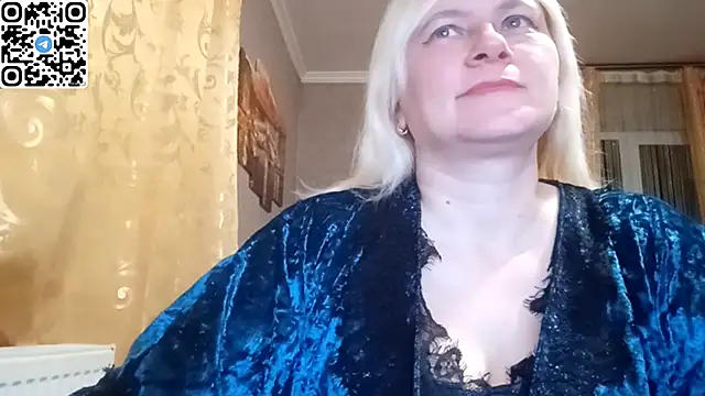 Snapshot of DiamondLady555 chatting on 03/21/26, 08:01 DiamondLady555 online show from 03/21/26, 08:01