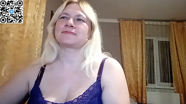 Snapshot of DiamondLady555 chatting on 04/03/26, 07:01 DiamondLady555 online show from 04/03/26, 07:01