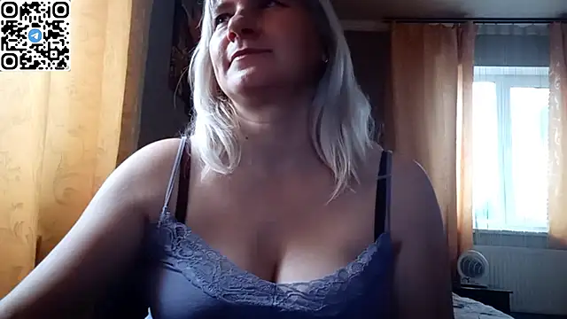 Snapshot of DiamondLady555 chatting on 04/11/26, 07:13 DiamondLady555 online show from 04/11/26, 07:13