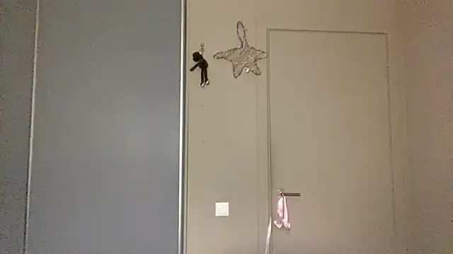 Snapshot of JonnaSzerszen chatting on 04/19/26, 05:23 JonnaSzerszen online show from 04/19/26, 05:23