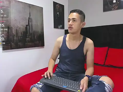 Snapshot of _Alan_Walker_1 chatting on 04/11/26, 02:10 Alan Walker 1 online show from 04/11/26, 02:10