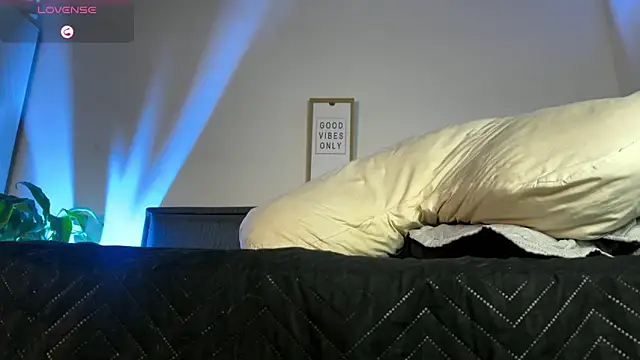 Snapshot of Mateobaer_ chatting on 03/22/26, 12:19 Mateobaer online show from 03/22/26, 12:19