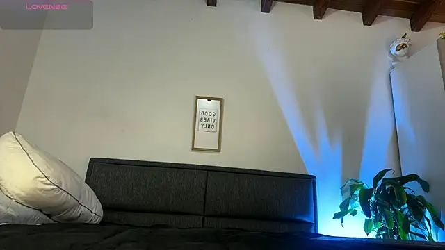 Snapshot of Mateobaer_ chatting on 03/24/26, 01:05 Mateobaer online show from 03/24/26, 01:05