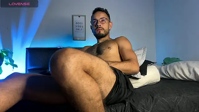 Snapshot of Mateobaer_ chatting on 03/27/26, 02:28 Mateobaer online show from 03/27/26, 02:28