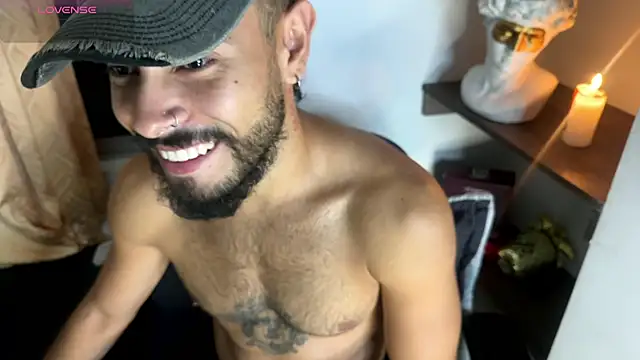 Snapshot of Mateobaer_ chatting on 04/20/26, 09:45 Mateobaer online show from 04/20/26, 09:45