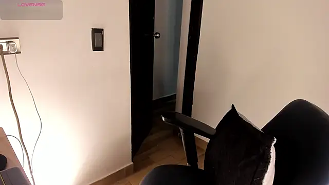 Snapshot of Mateobaer_ chatting on 04/29/26, 04:49 Mateobaer online show from 04/29/26, 04:49