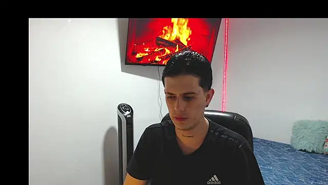 Snapshot of JUAN_CAMILOXXX chatting on 03/10/26, 04:17 JUAN CAMILOXXX online show from 03/10/26, 04:17