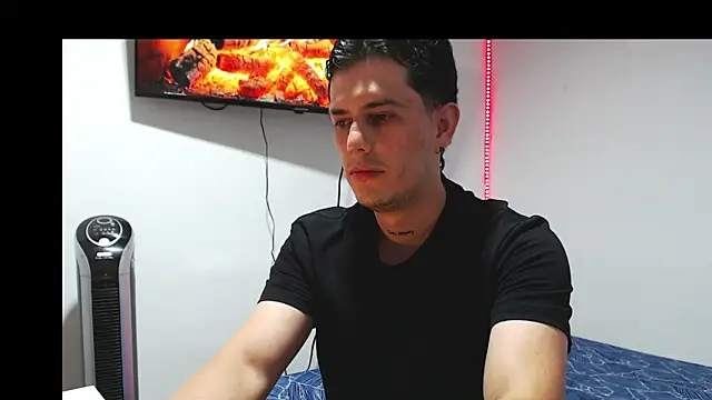 Snapshot of JUAN_CAMILOXXX chatting on 03/12/26, 03:34 JUAN CAMILOXXX online show from 03/12/26, 03:34