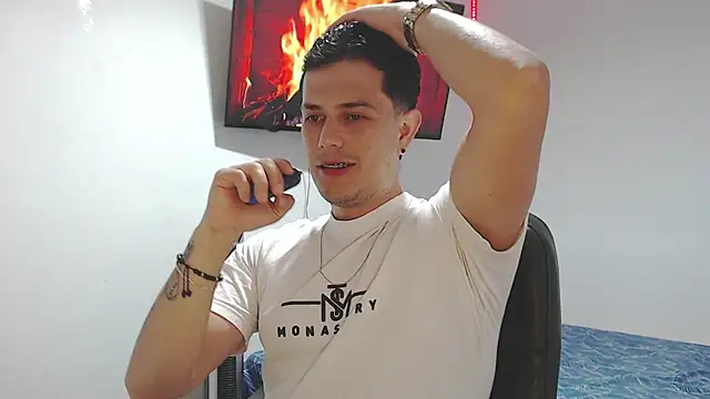 Snapshot of JUAN_CAMILOXXX chatting on 03/27/26, 04:18 JUAN CAMILOXXX online show from 03/27/26, 04:18