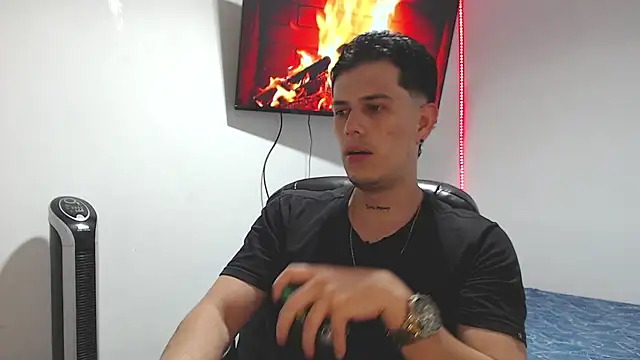 Snapshot of JUAN_CAMILOXXX chatting on 04/03/26, 04:10 JUAN CAMILOXXX online show from 04/03/26, 04:10