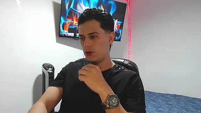 Snapshot of JUAN_CAMILOXXX chatting on 04/24/26, 04:59 JUAN CAMILOXXX online show from 04/24/26, 04:59