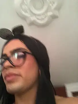 Snapshot of Kitty_Cruz_Love chatting on 04/12/26, 09:09 Kitty Cruz Love online show from 04/12/26, 09:09