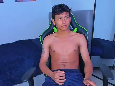 Snapshot of PaulTallx chatting on 03/09/26, 08:02 PaulTallx online show from 03/09/26, 08:02