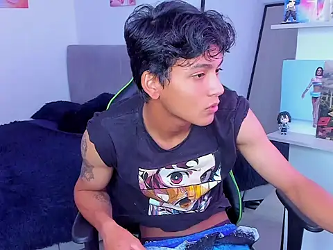 Snapshot of PaulTallx chatting on 03/23/26, 07:40 PaulTallx online show from 03/23/26, 07:40