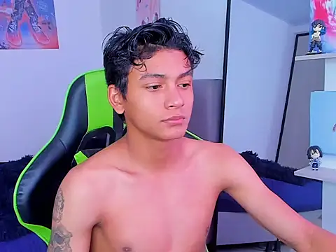 Snapshot of PaulTallx chatting on 03/25/26, 05:19 PaulTallx online show from 03/25/26, 05:19