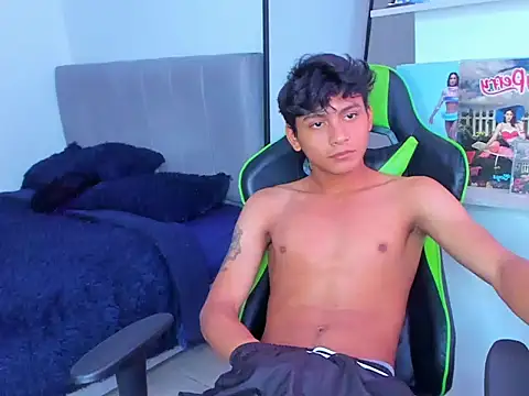 Snapshot of PaulTallx chatting on 03/27/26, 08:41 PaulTallx online show from 03/27/26, 08:41