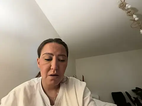 Shylyy25 online show from 05/09/26, 05:45