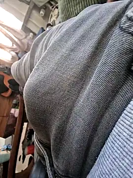 Snapshot of Activ1top chatting on 03/22/26, 01:58 Activ1top online show from 03/22/26, 01:58