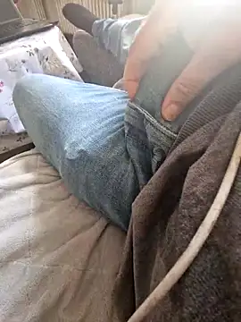 Snapshot of Activ1top chatting on 04/01/26, 02:03 Activ1top online show from 04/01/26, 02:03