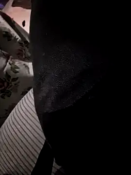 Snapshot of Activ1top chatting on 04/04/26, 08:39 Activ1top online show from 04/04/26, 08:39