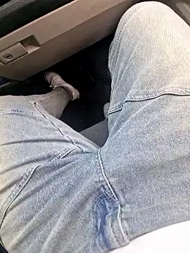 Snapshot of Activ1top chatting on 04/10/26, 01:27 Activ1top online show from 04/10/26, 01:27